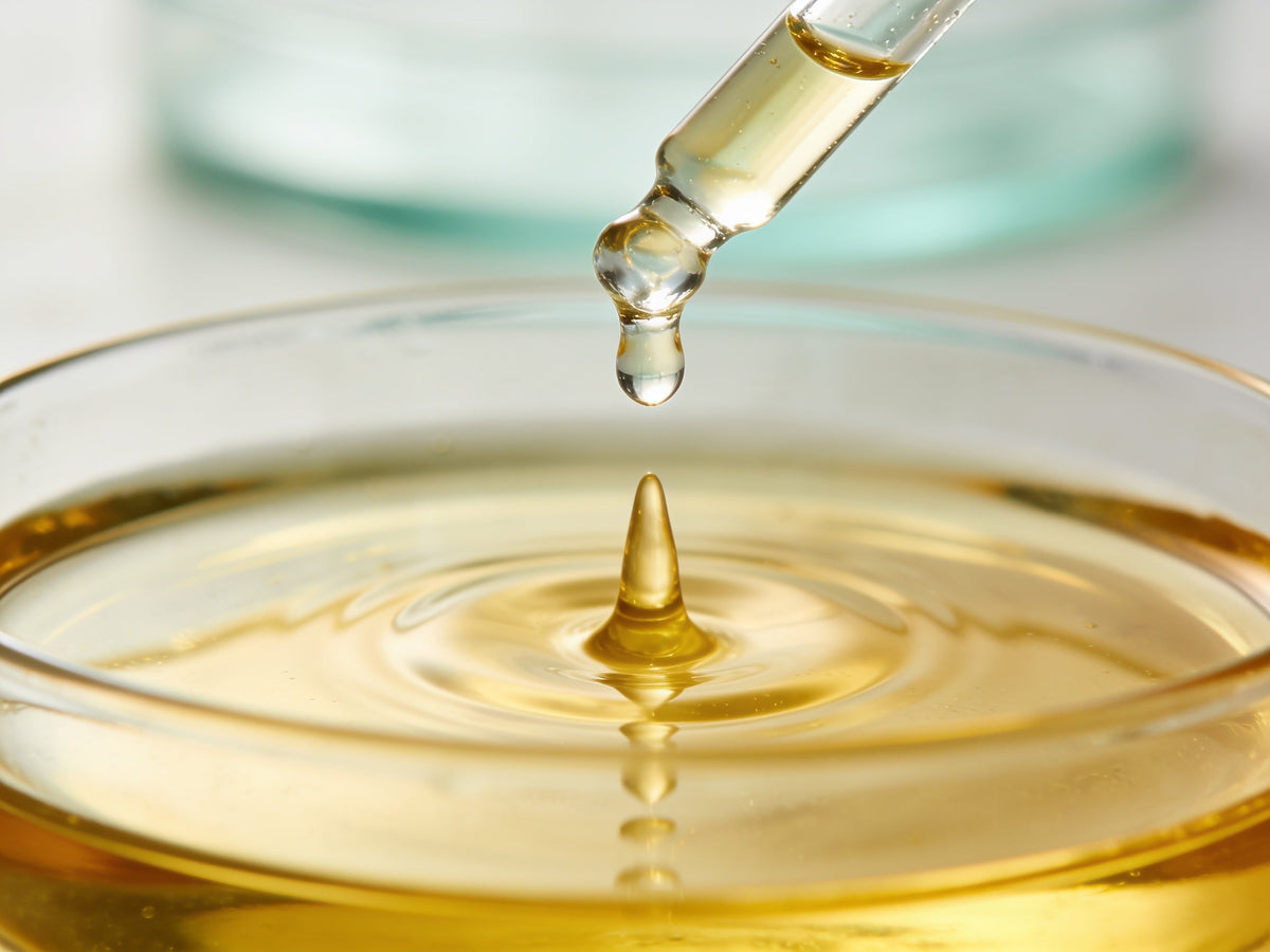 Candle Wax Types Compared: Soy, Coconut, Paraffin and Beeswax for Private Label Ranges