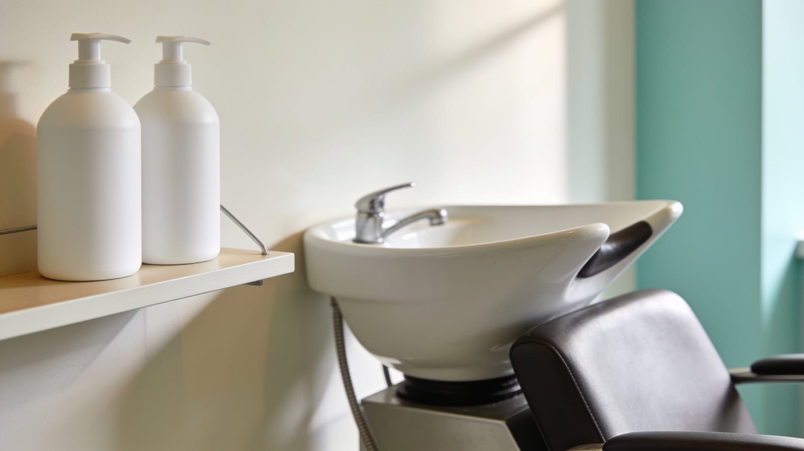 Salon and Professional Haircare Private Label: Back-Bar Packs, Retail Sizes, Colour-Care and Treatments